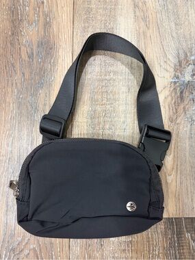 Women’s Black Belt Bag – Minimal Everyday Carry, Halara